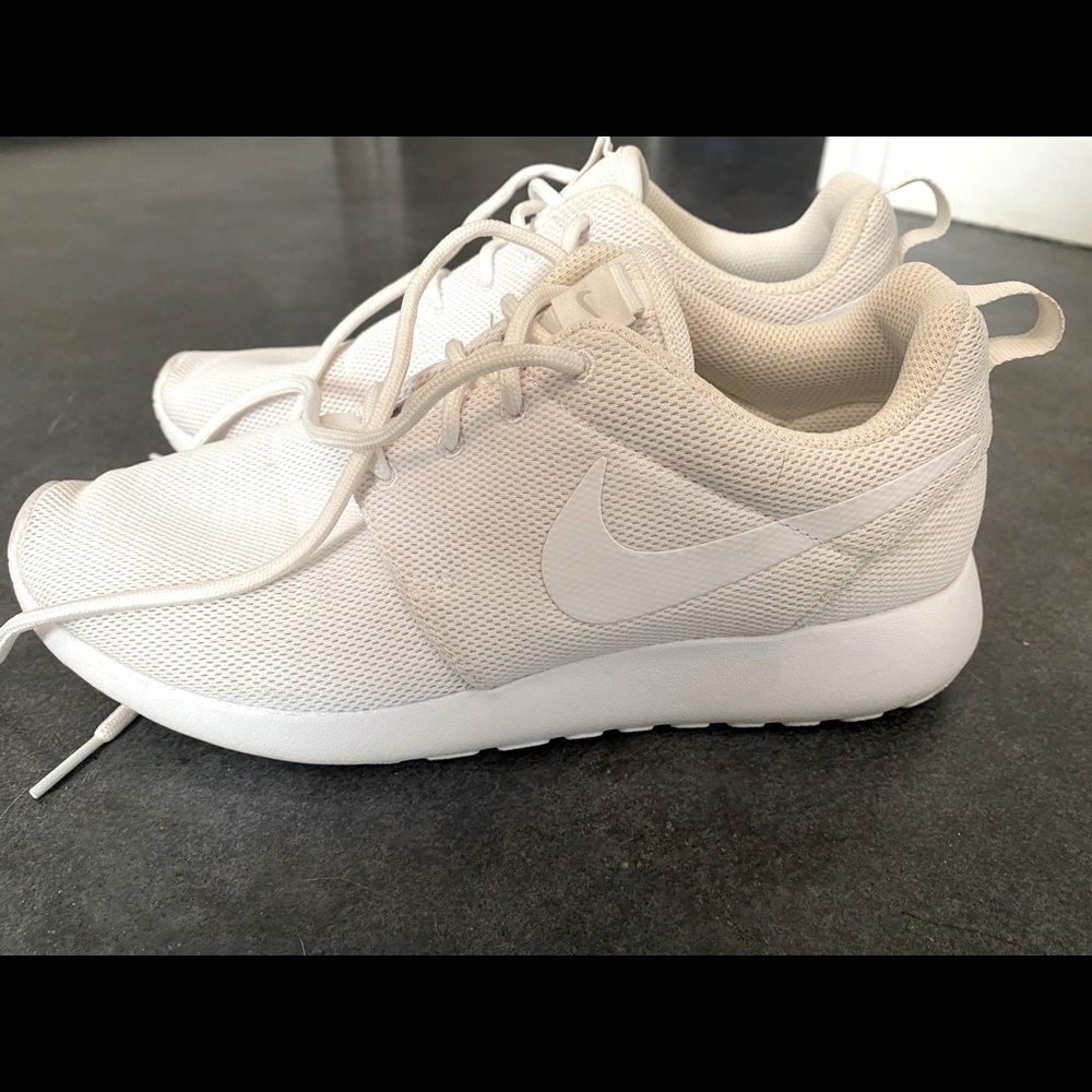 Nike Roshe || Size 8